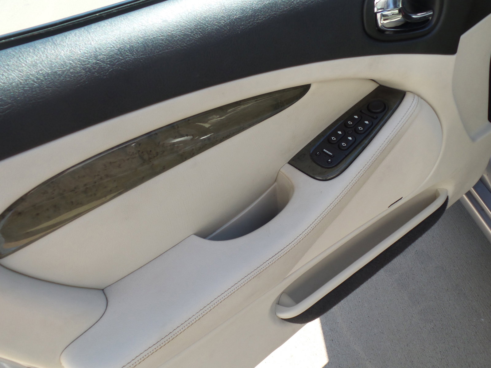 Used 2003 Jaguar S-TYPE R RWD image 16