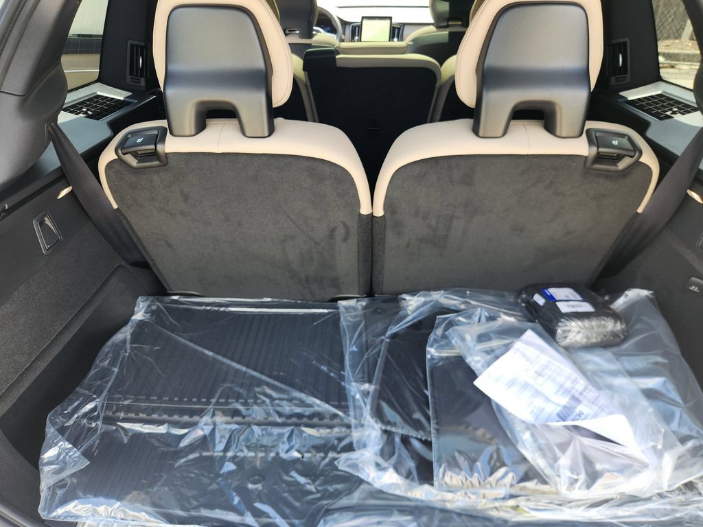 New 2026 Volvo XC90 B6 Plus w/ Protection Package Premier AWD/4WD image 15