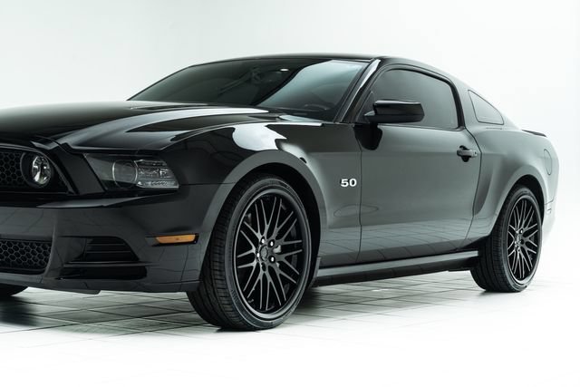 Used 2013 Ford Mustang GT RWD image 9