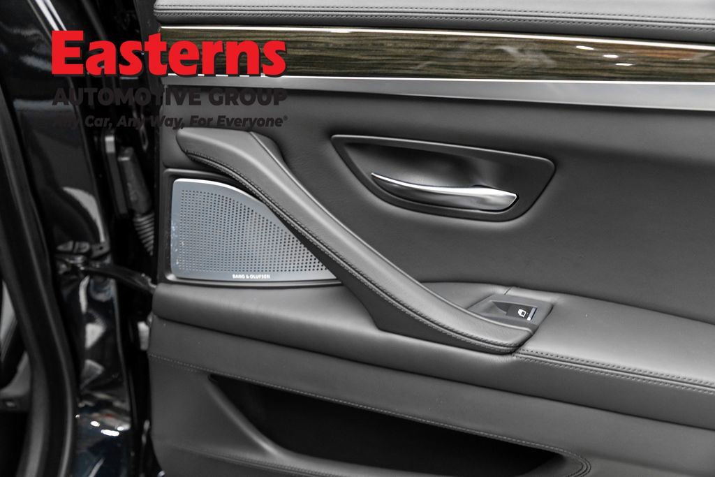 Used 2015 BMW M5 image 39