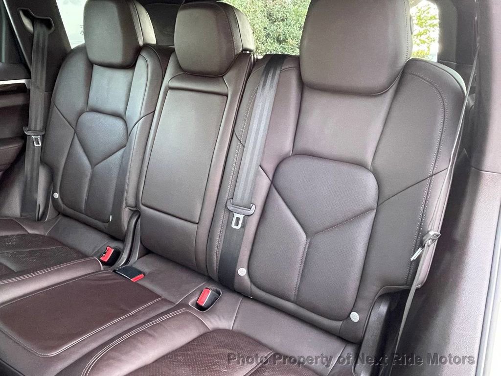 Used 2011 Porsche Cayenne S AWD/4WD image 13