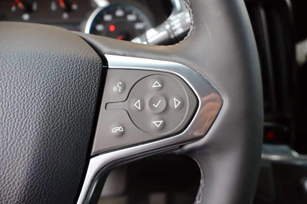 Used 2023 Chevrolet Traverse LT FWD image 17