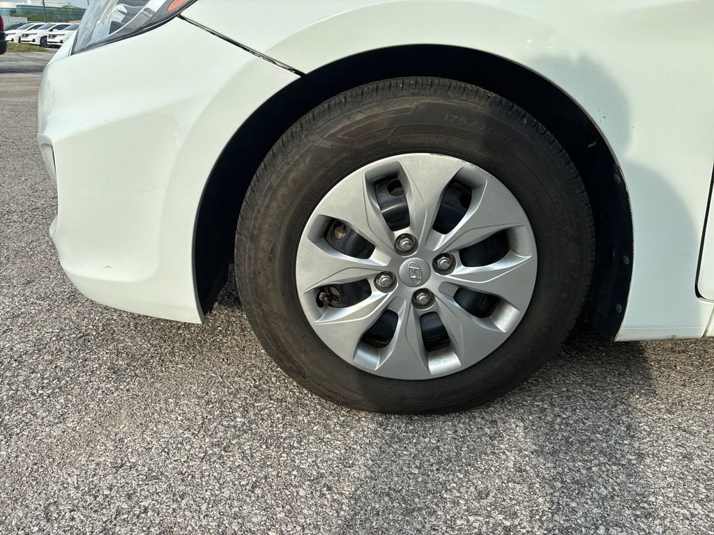 Used 2016 Hyundai Accent SE FWD image 9