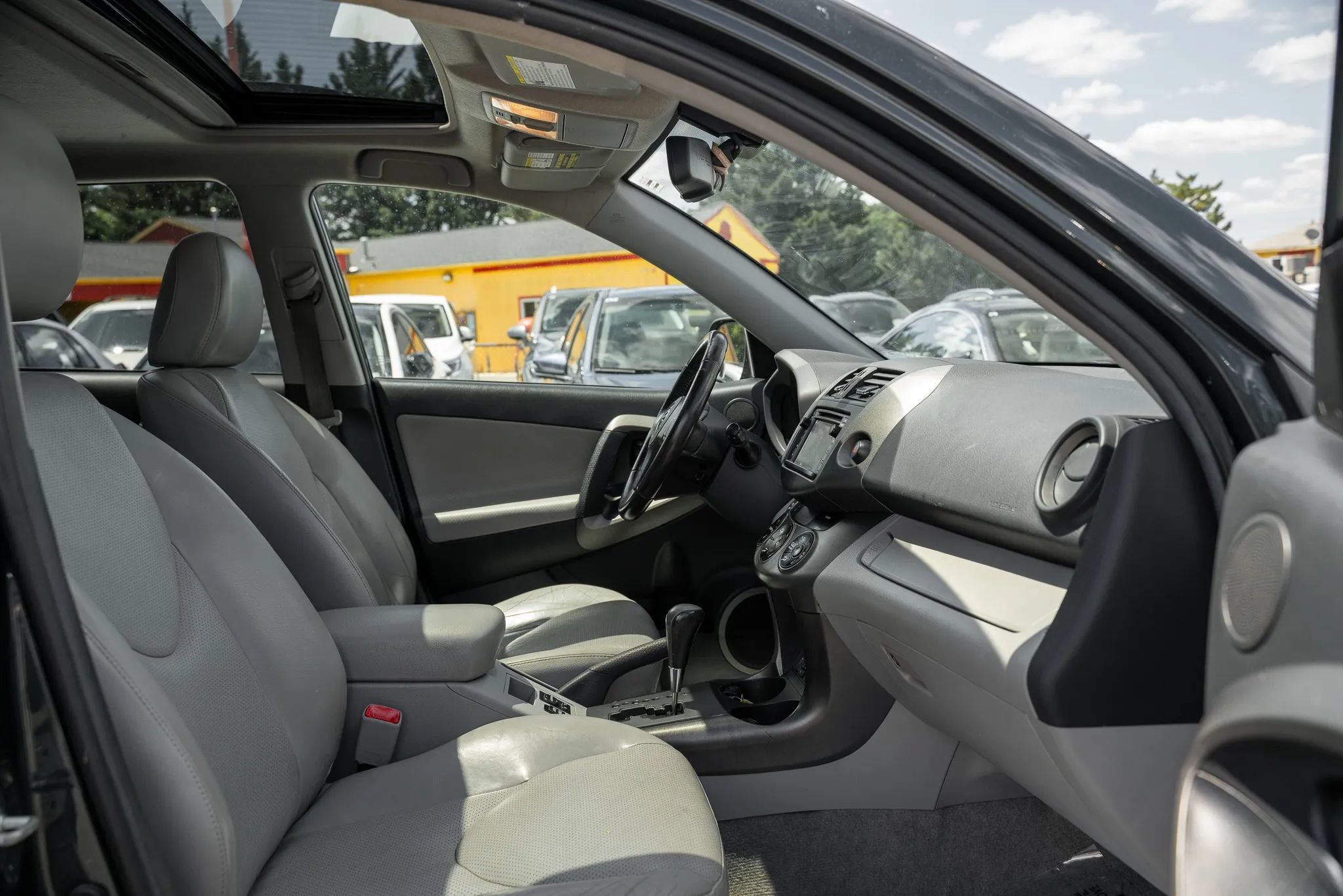 Used 2012 Toyota RAV4 Limited w/ Navigation Value Pkg AWD/4WD image 11