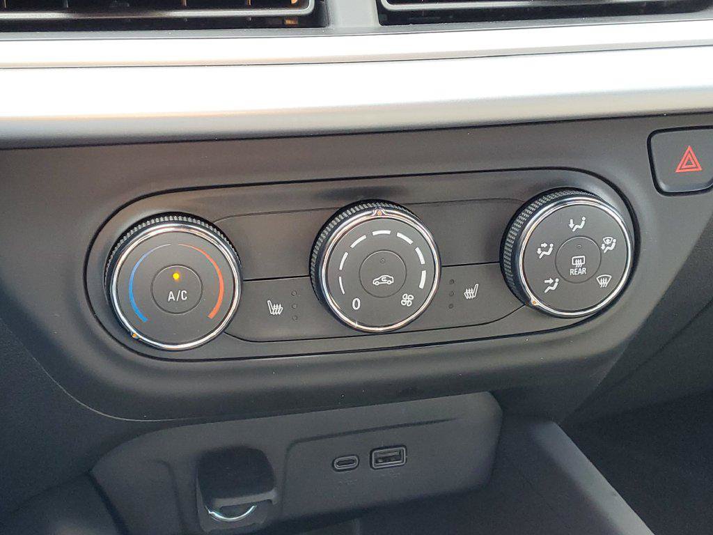 Used 2024 Chevrolet Trax RS w/ Driver Confidence Package FWD image 15