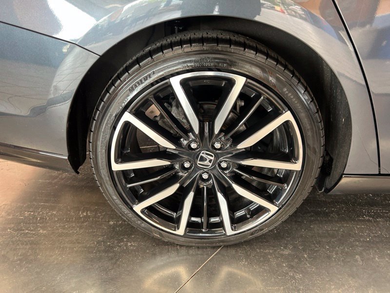 Used 2023 Honda Accord Touring image 9