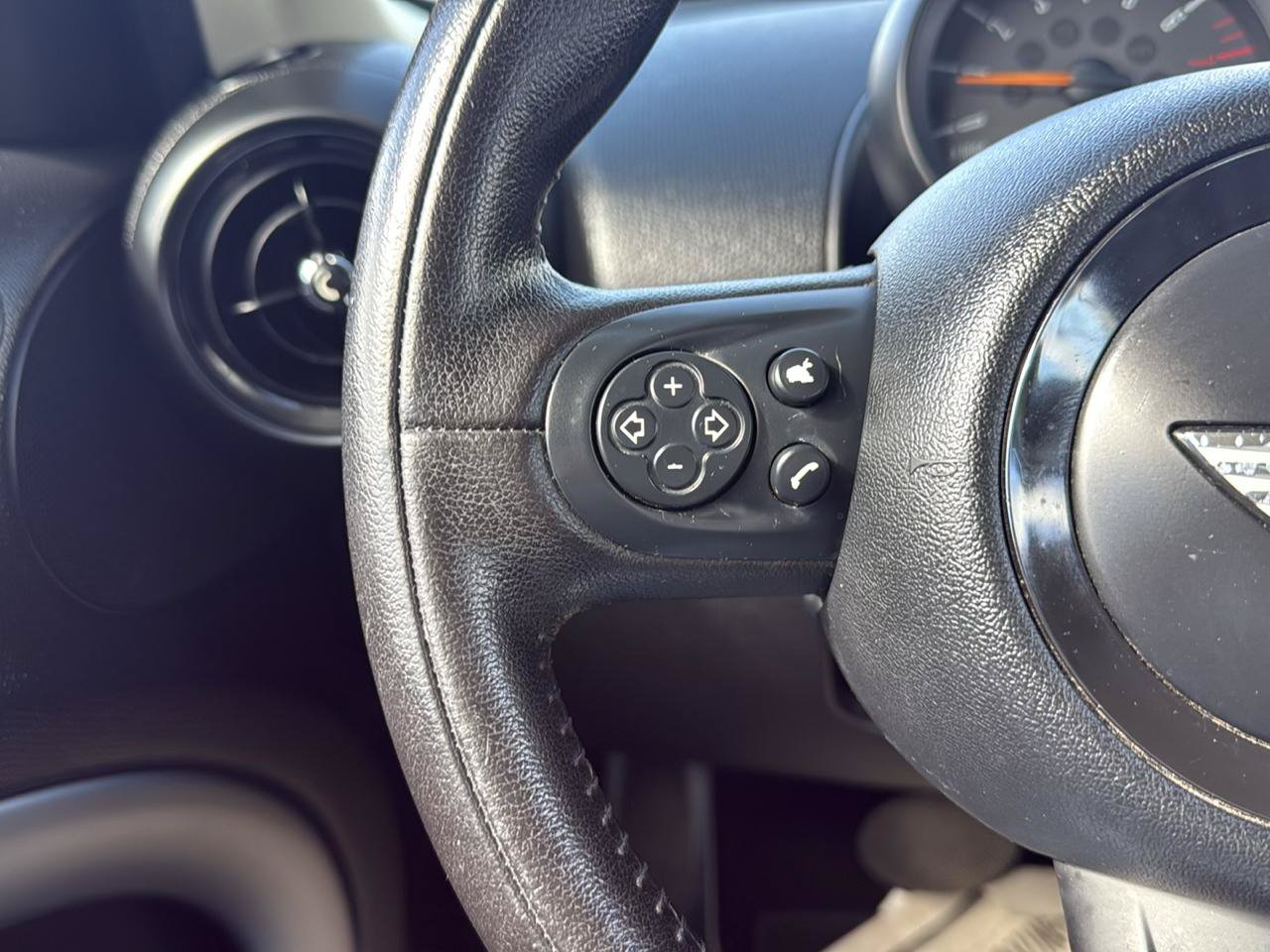 Used 2015 MINI Cooper Countryman FWD image 16