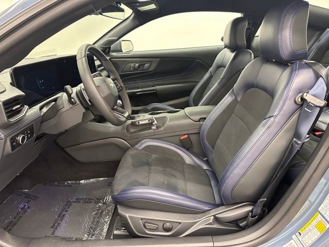 Used 2025 Ford Mustang Dark Horse image 19