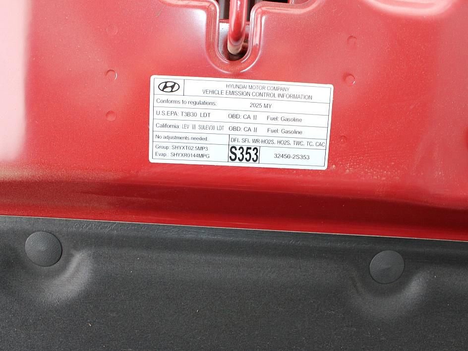 Used 2025 Hyundai Santa Fe SEL FWD image 9
