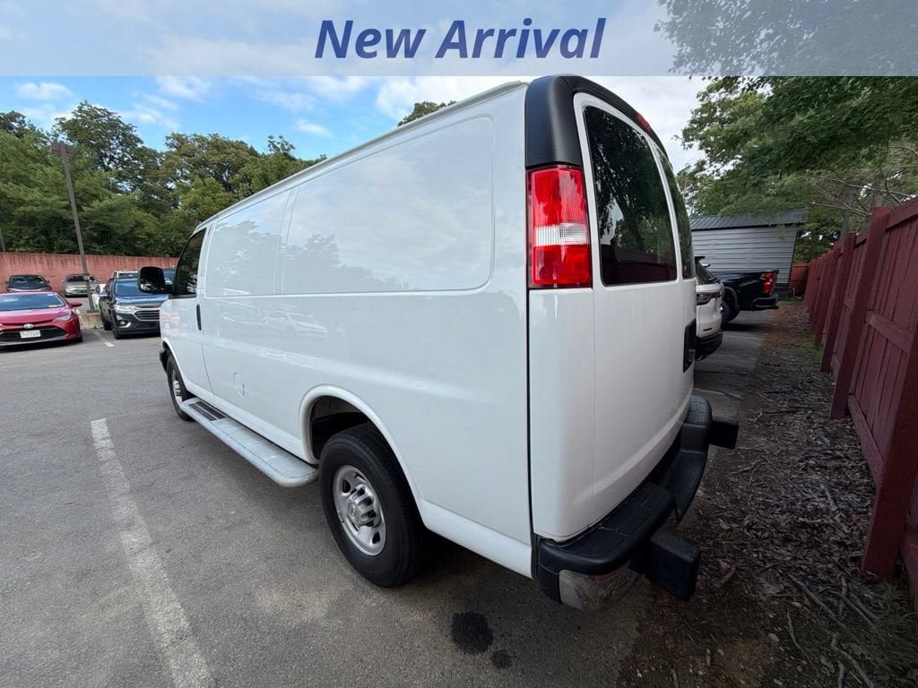 Used 2025 Chevrolet Express 2500 w/ Driver Convenience Package RWD image 8