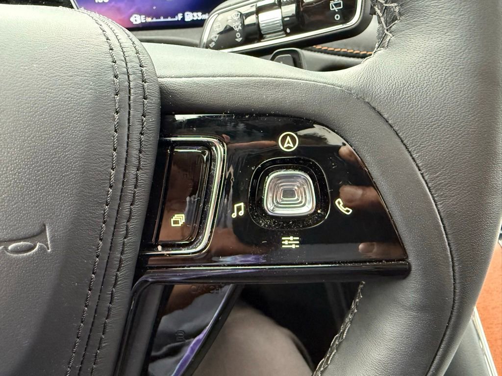 New 2025 Lincoln Aviator Black Label AWD/4WD image 37