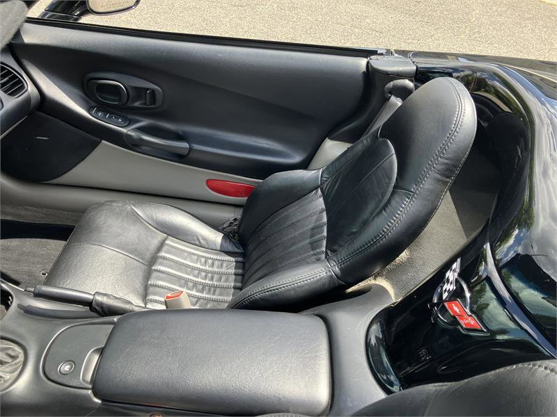 Used 1998 Chevrolet Corvette Convertible image 14