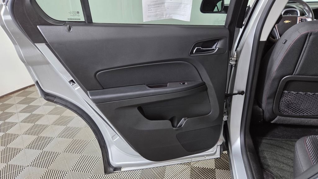 Used 2015 Chevrolet Equinox LT w/ Driver Convenience Package image 26