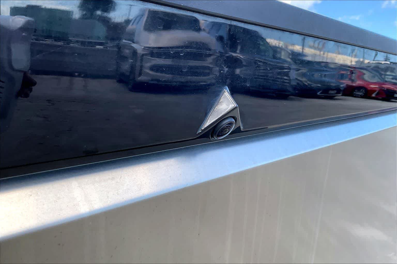 Used 2024 Tesla Cybertruck AWD Crew Cab image 7