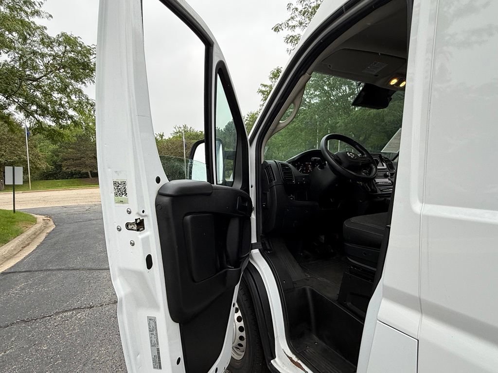 Used 2025 RAM ProMaster 2500 w/ Convenience Group FWD image 13