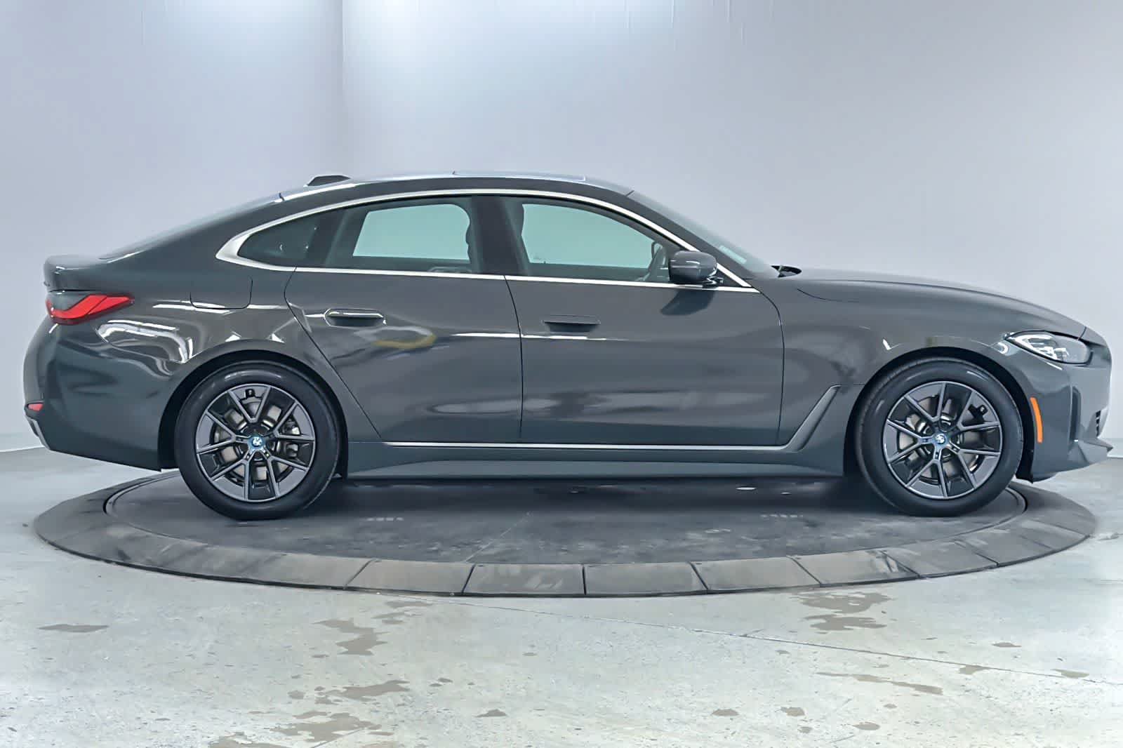 Used 2023 BMW i4 eDrive35 w/ Premium Package RWD image 8