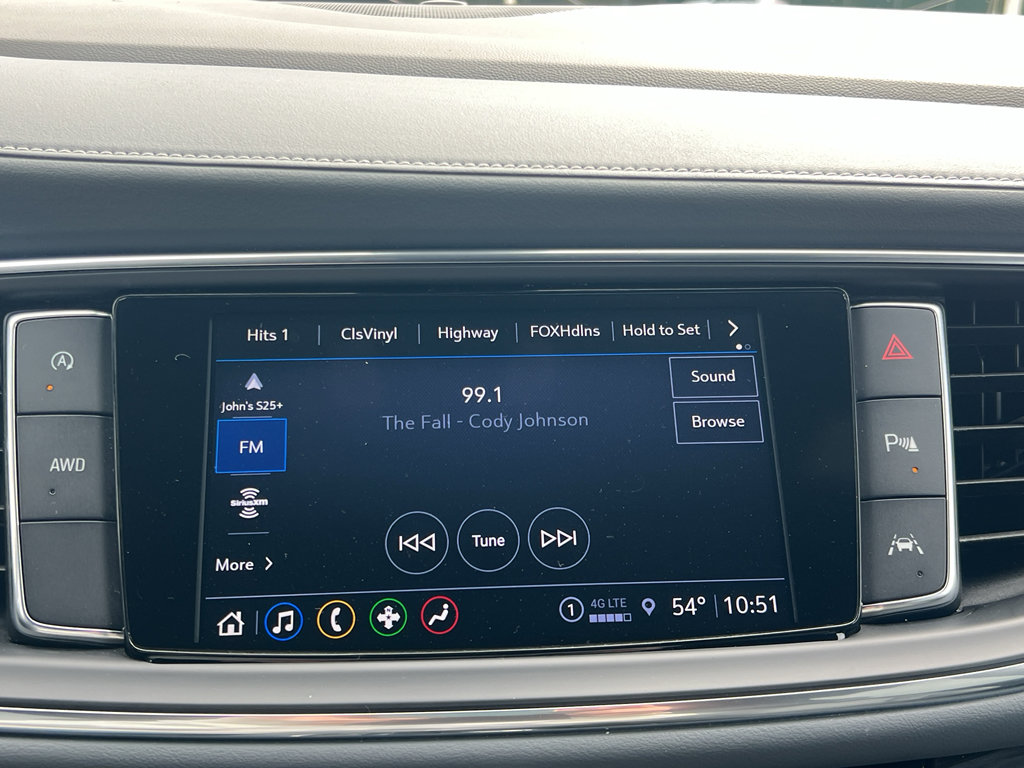 Used 2024 Buick Enclave Essence AWD/4WD image 28