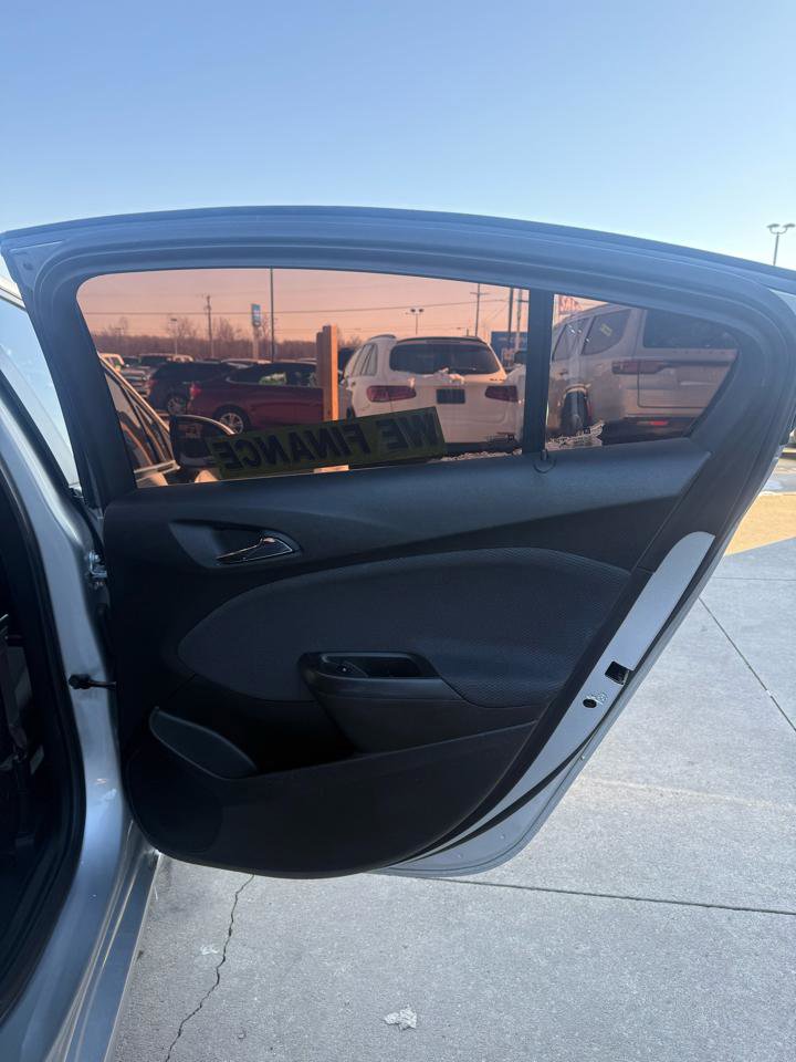 Used 2017 Chevrolet Cruze LT w/ LT Convenience Package image 16