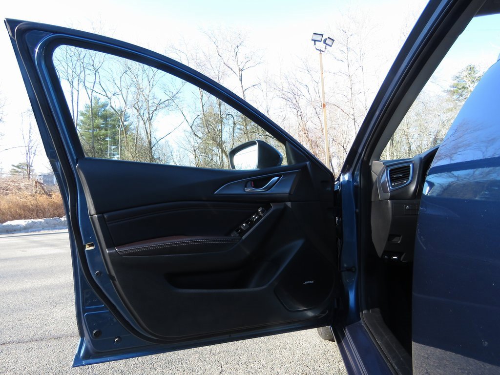 Used 2017 MAZDA MAZDA3 Grand Touring w/ Premium Equipment Package image 9