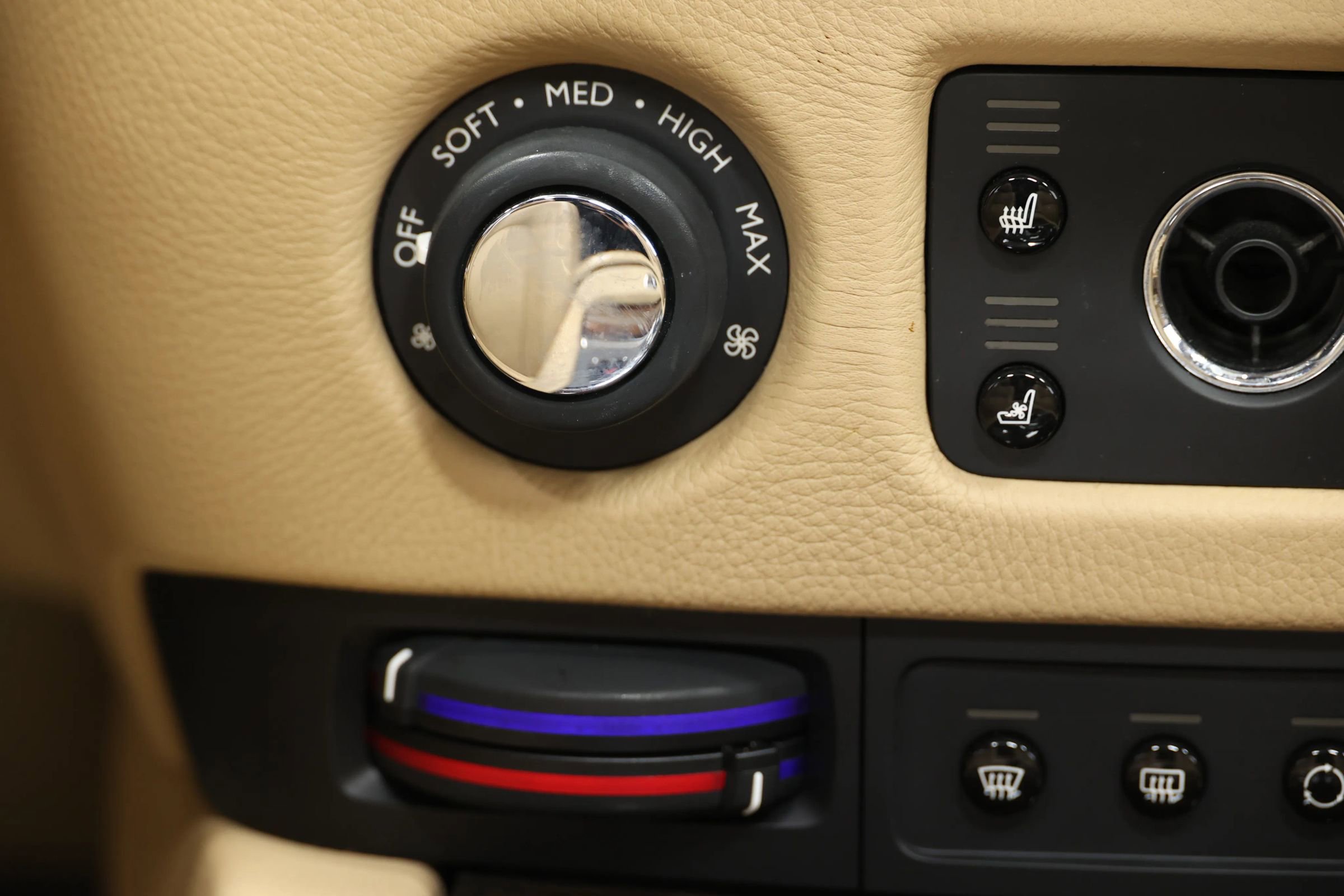 Used 2011 Rolls-Royce Ghost image 41