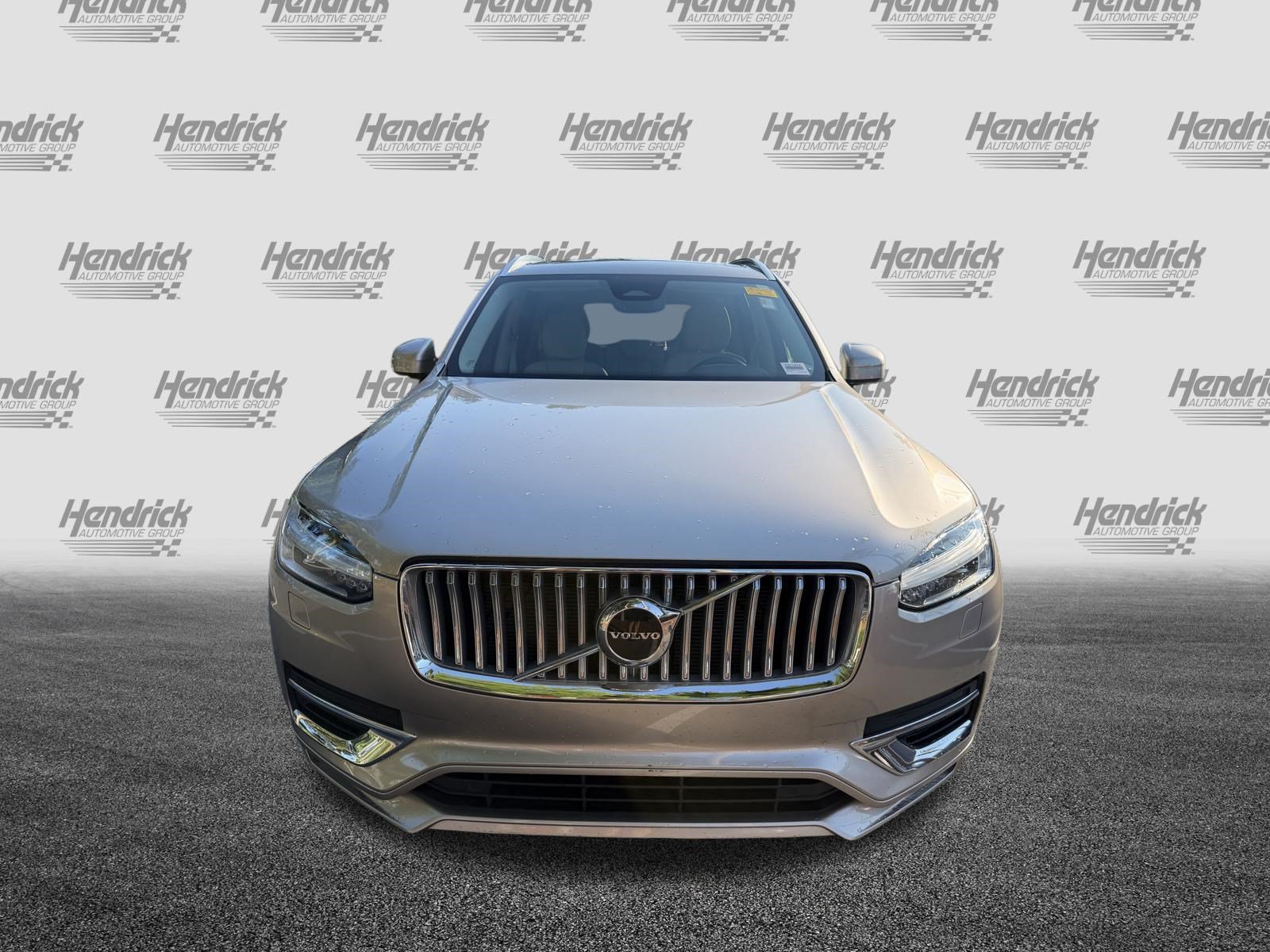 Used 2024 Volvo XC90 B5 Core w/ Climate Package AWD/4WD image 3