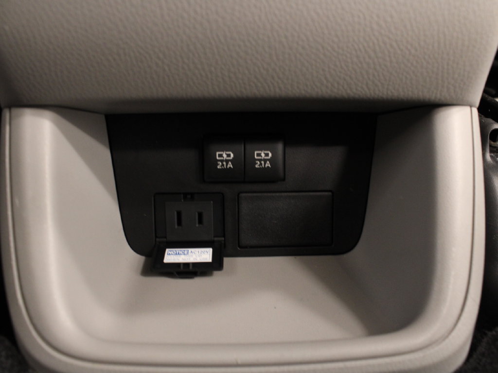 Used 2017 Toyota Highlander XLE FWD image 33