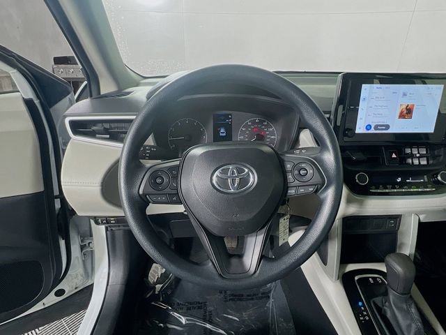 Used 2025 Toyota Corolla Cross L image 15