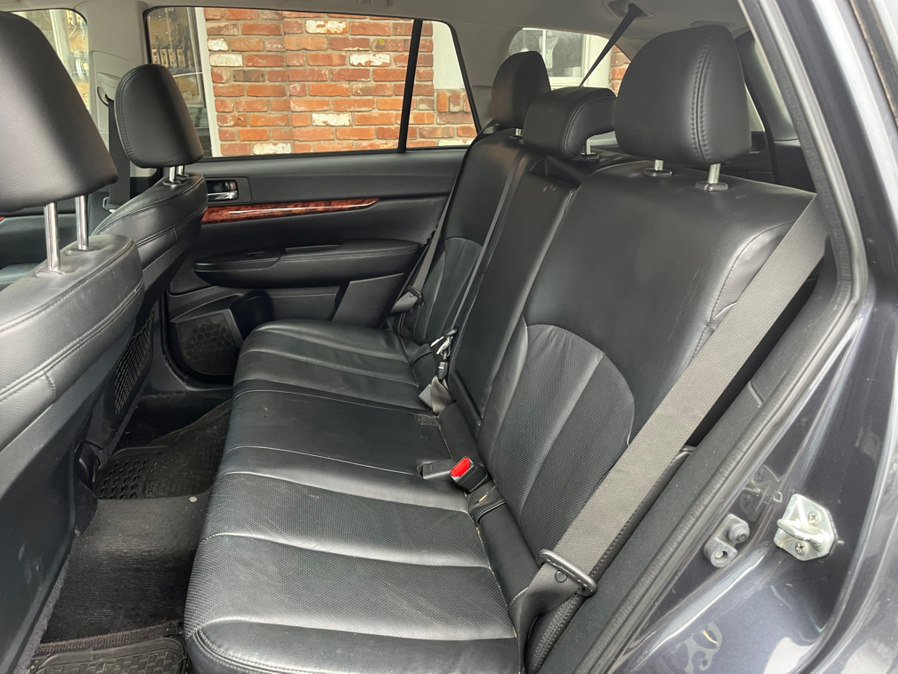 Used 2011 Subaru Outback 2.5i Limited w/ PWR Moonroof Pkg image 12