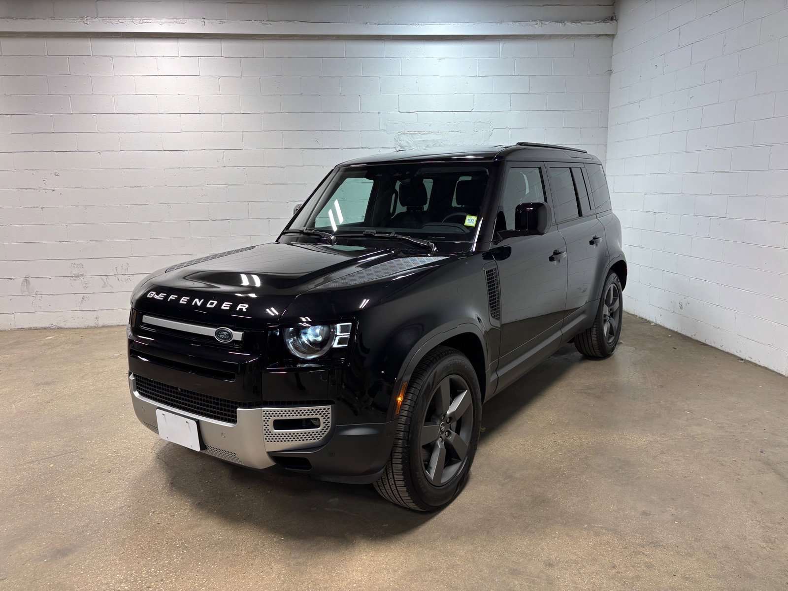 Used 2025 Land Rover Defender 110 S AWD/4WD image 1