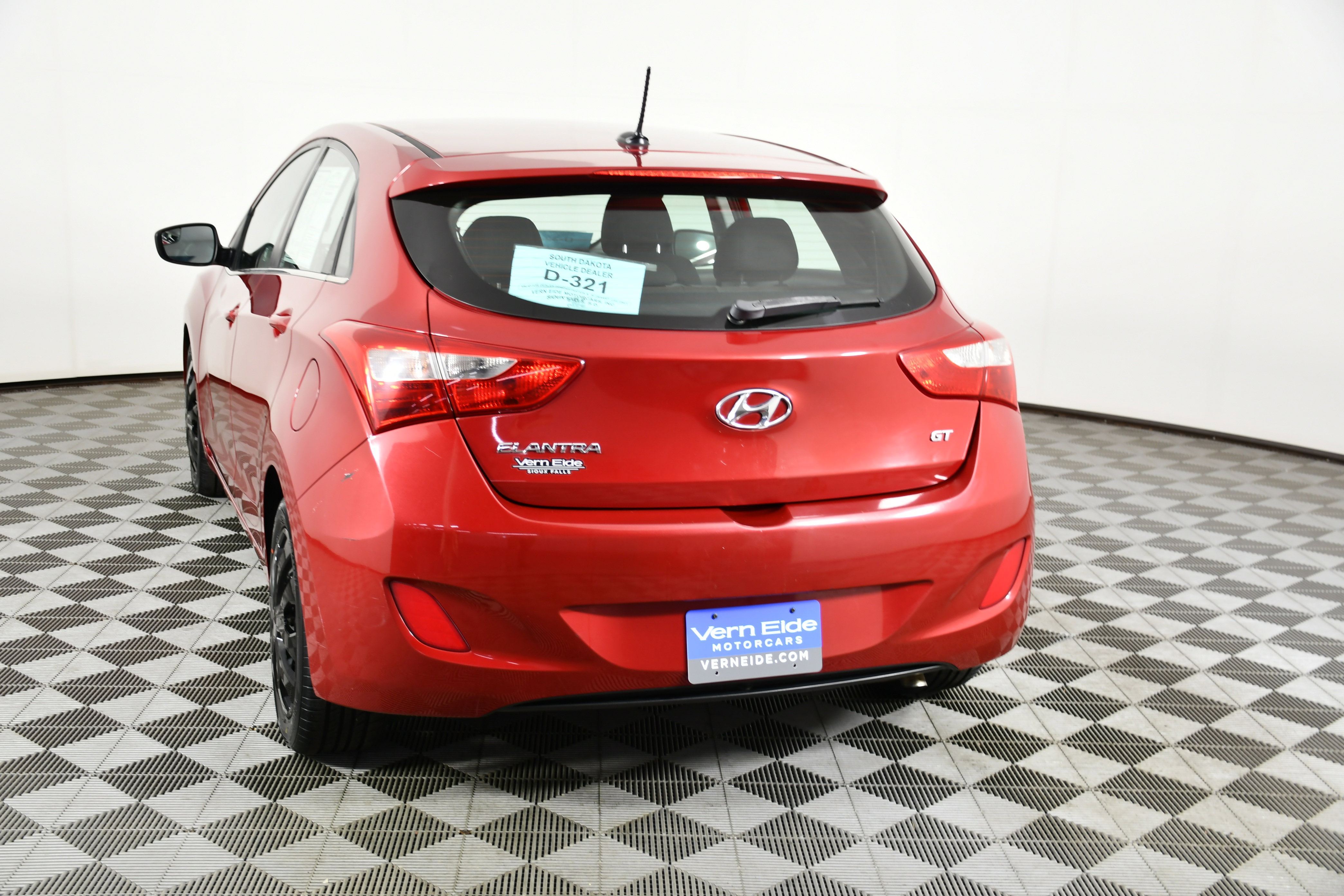 Used 2017 Hyundai Elantra GT image 7