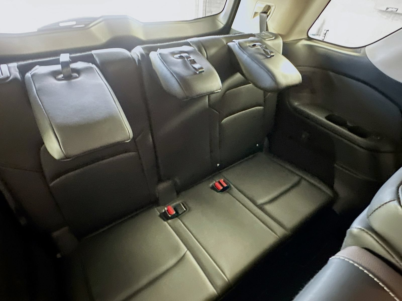 Used 2023 Nissan Pathfinder Platinum w/ Cargo Package AWD/4WD image 28