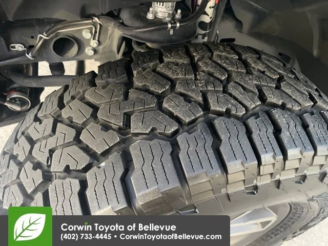 Used 2024 Jeep Gladiator Mojave w/ Technology Group image 28