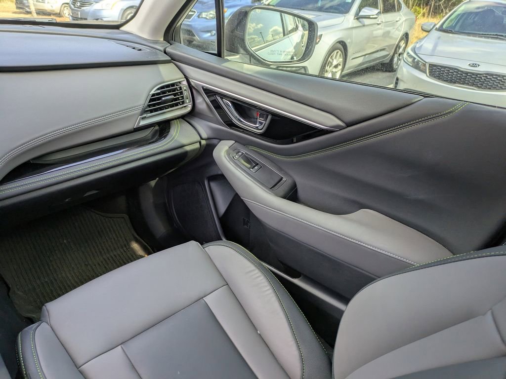 Used 2025 Subaru Outback Onyx Edition XT w/ Popular Package #2 image 14