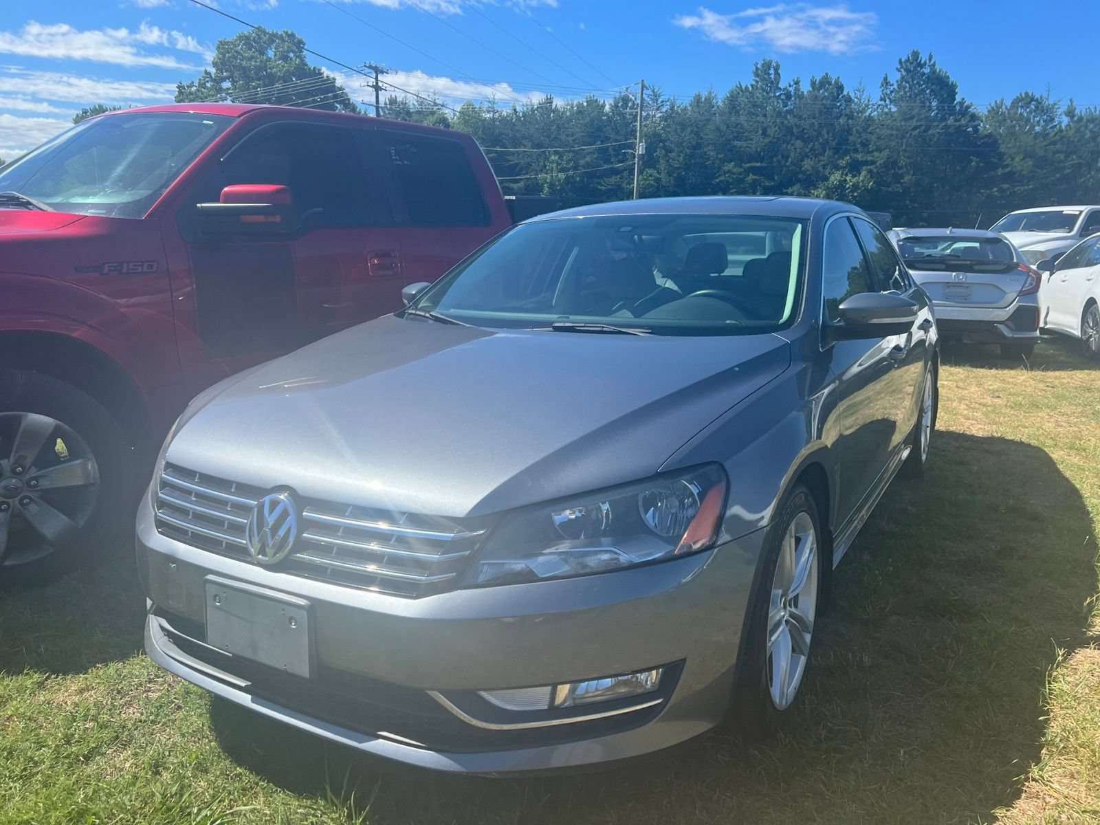 Used 2015 Volkswagen Passat TDI SEL Premium FWD image 4