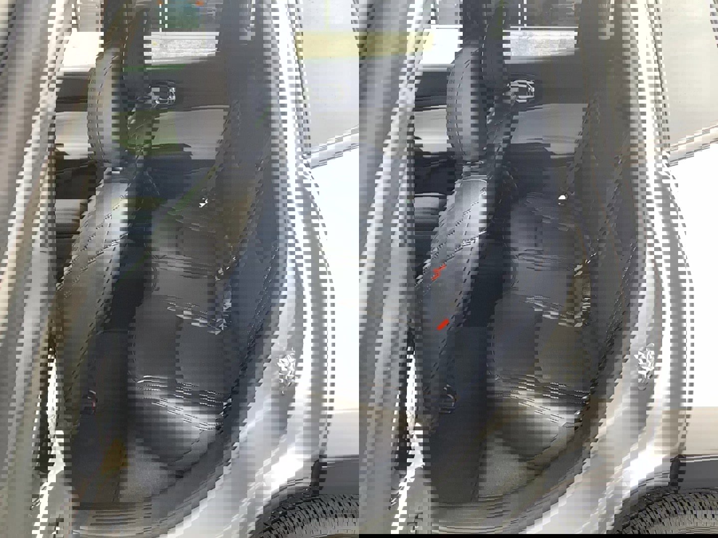 Used 2023 Jeep Compass Limited image 9