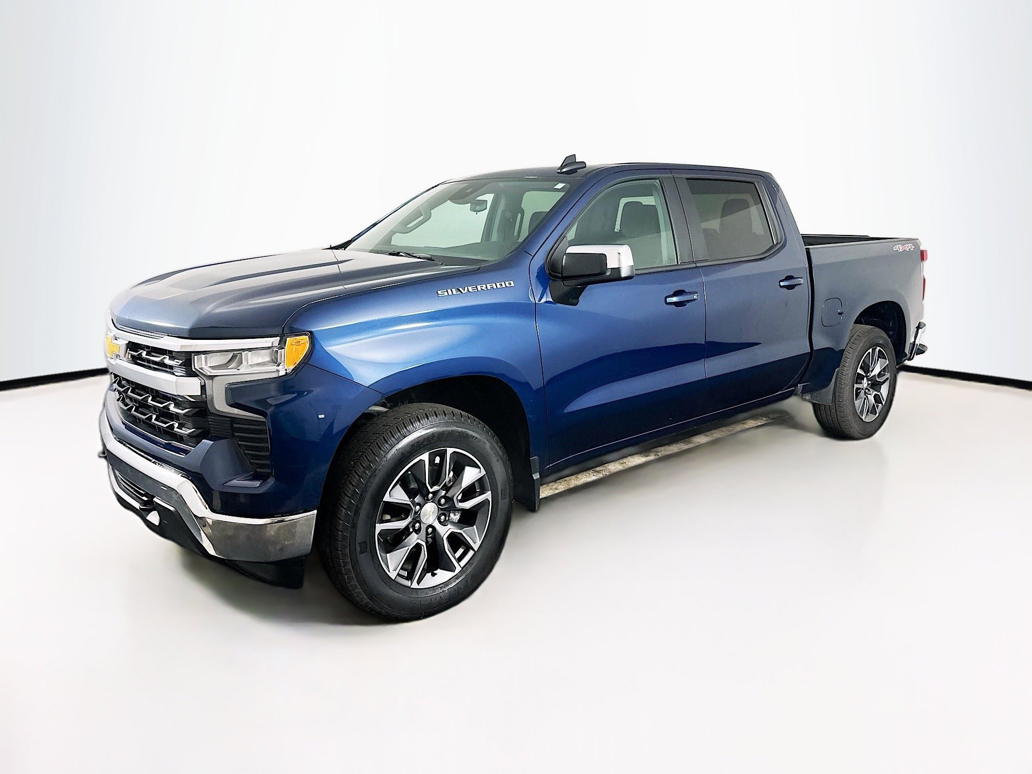 Used 2023 Chevrolet Silverado 1500 LT image 3