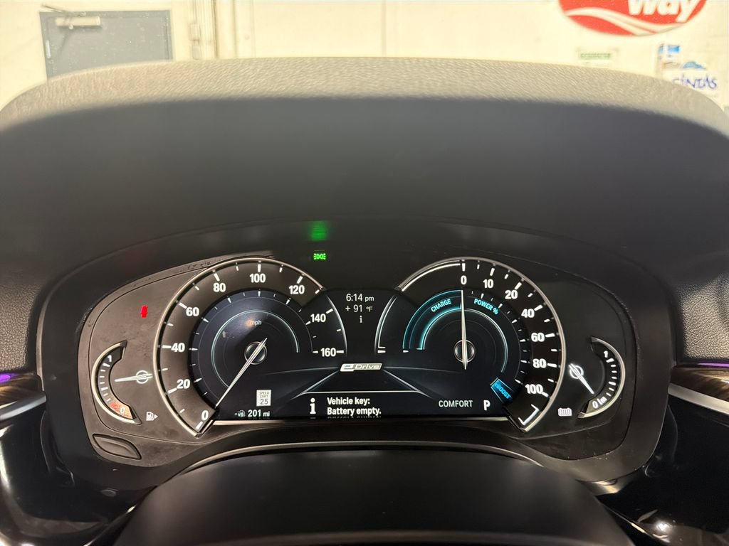 Used 2019 BMW 530e xDrive w/ Premium Package AWD/4WD image 16