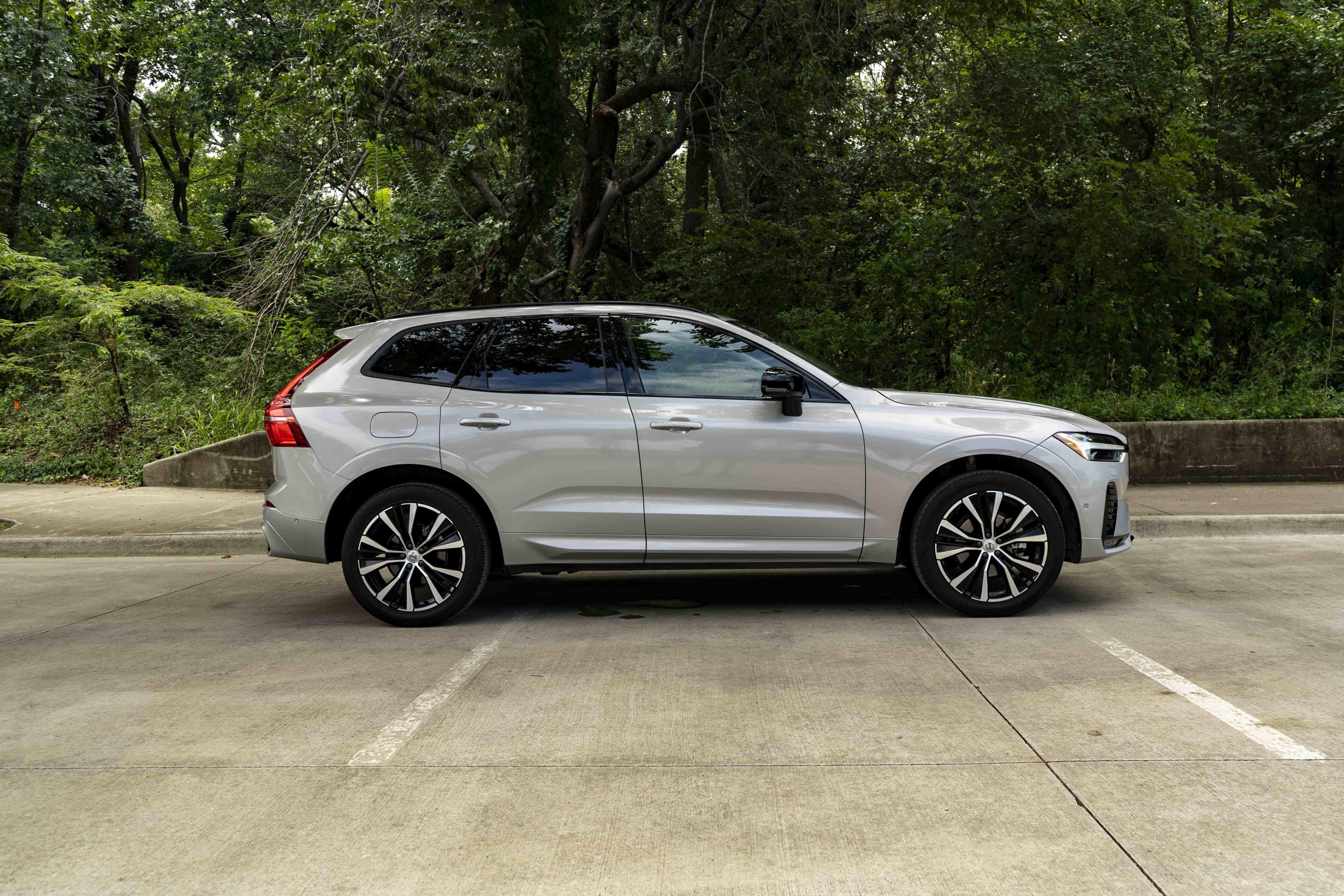 Used 2024 Volvo XC60 B5 Plus AWD/4WD image 10