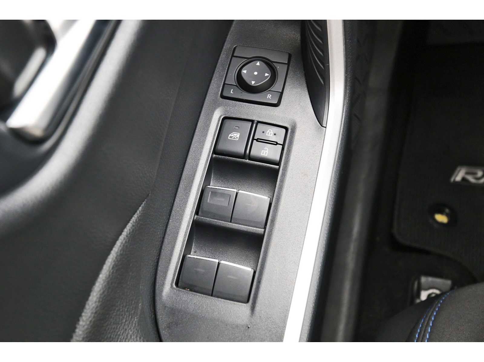 Used 2024 Toyota RAV4 SE image 20