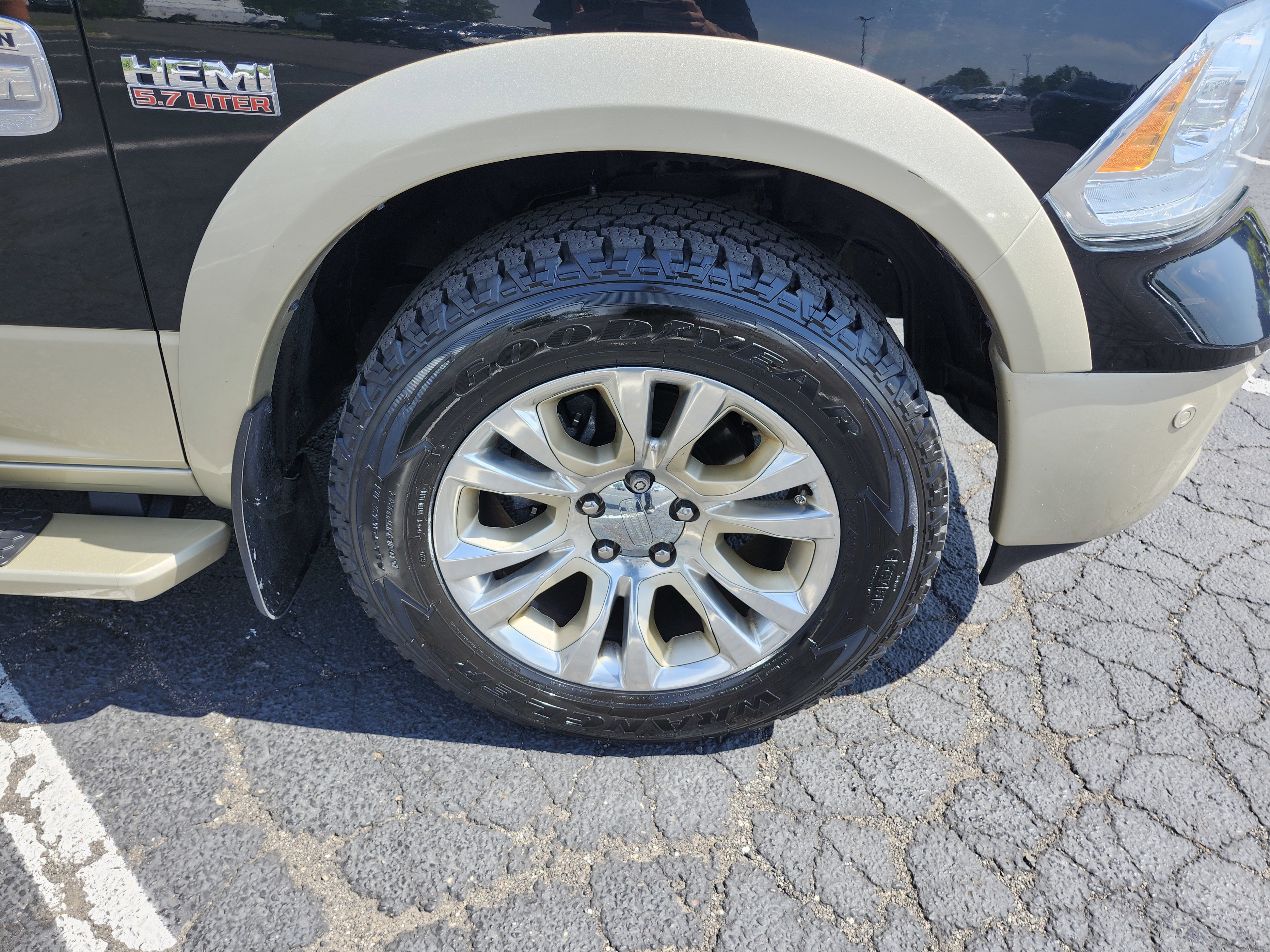 Used 2016 RAM 1500 Laramie Longhorn w/ Convenience Group AWD/4WD image 13
