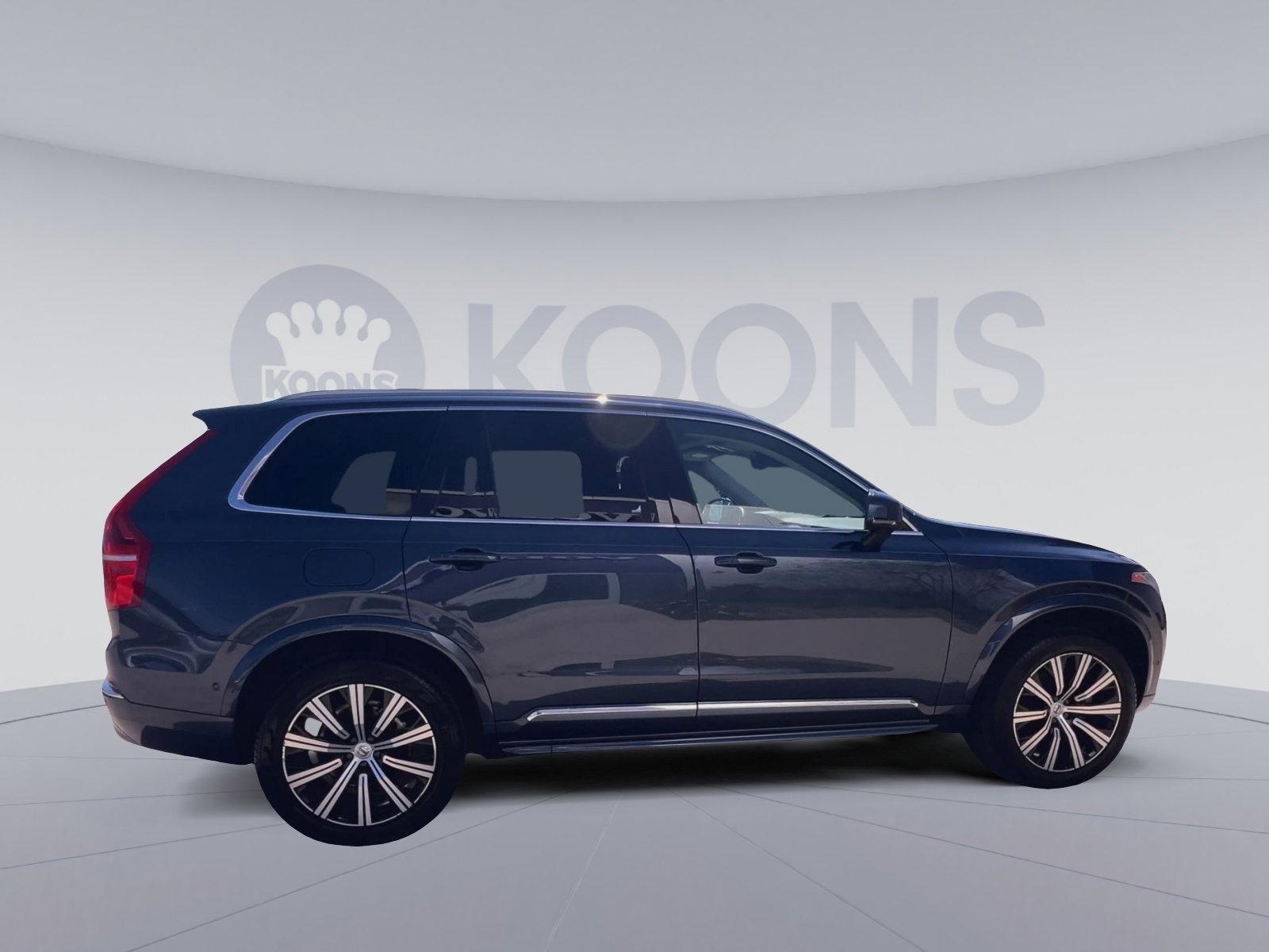 Used 2023 Volvo XC90 B6 Plus image 12