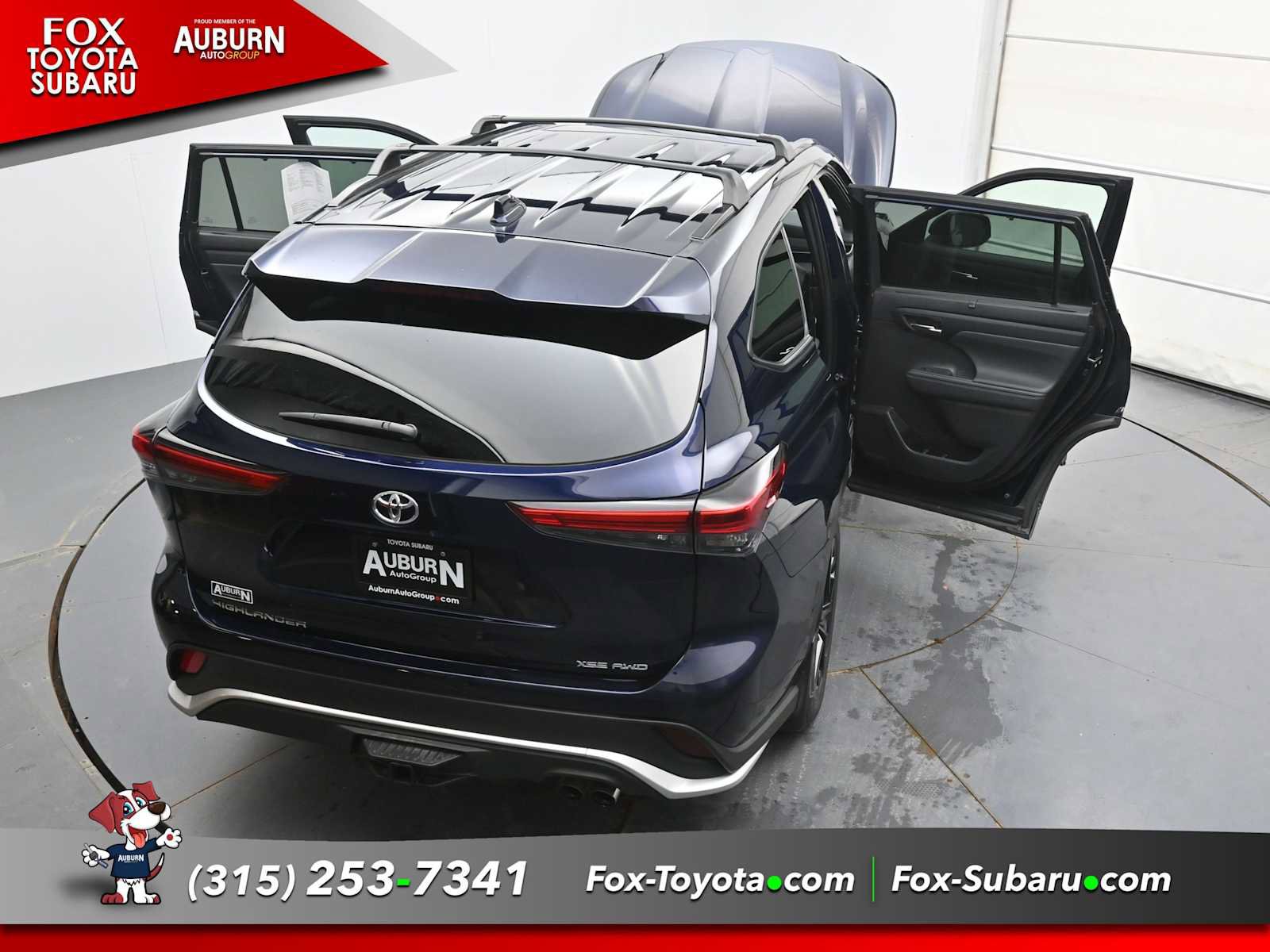 Used 2023 Toyota Highlander XSE AWD/4WD image 32