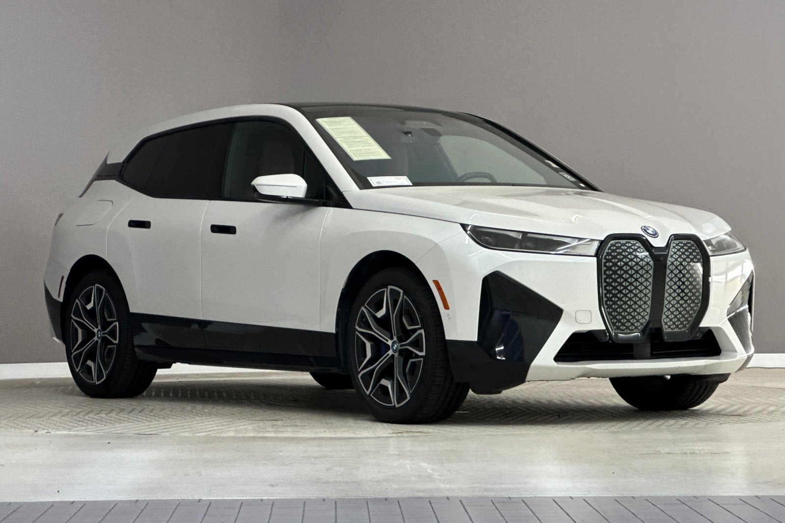 Certified 2024 BMW iX xDrive50 w/ Sport Package AWD/4WD image 6