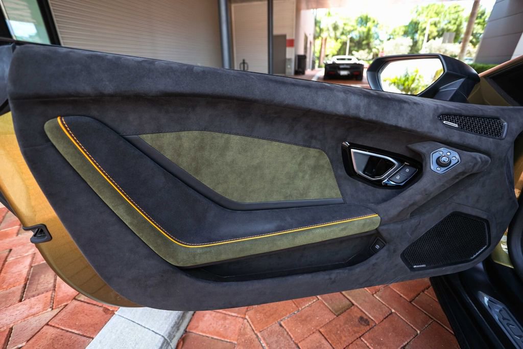 Used 2024 Lamborghini Huracan Sterrato AWD/4WD image 56