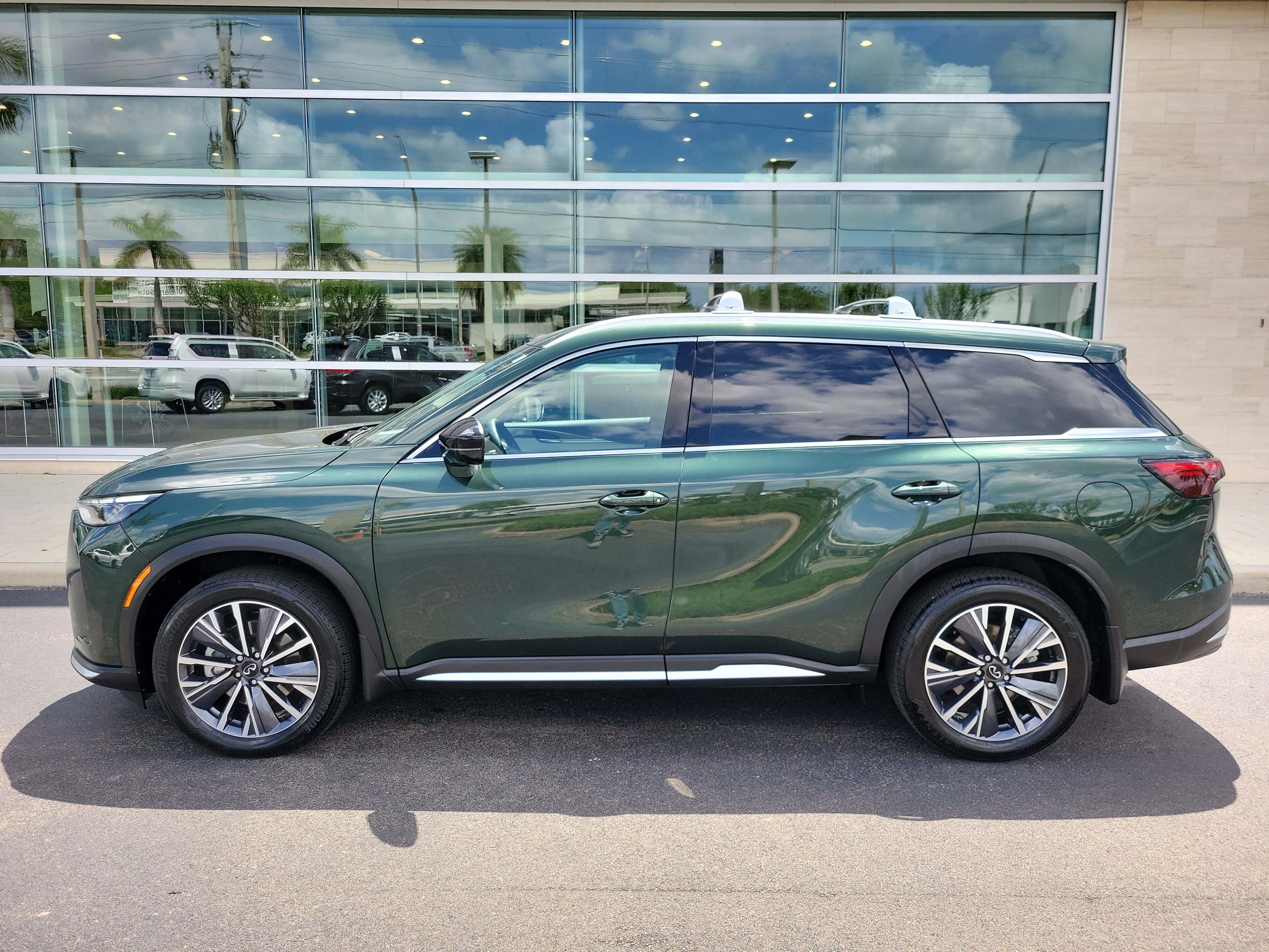 Certified 2026 INFINITI QX60 Luxe w/ Cargo Package image 7