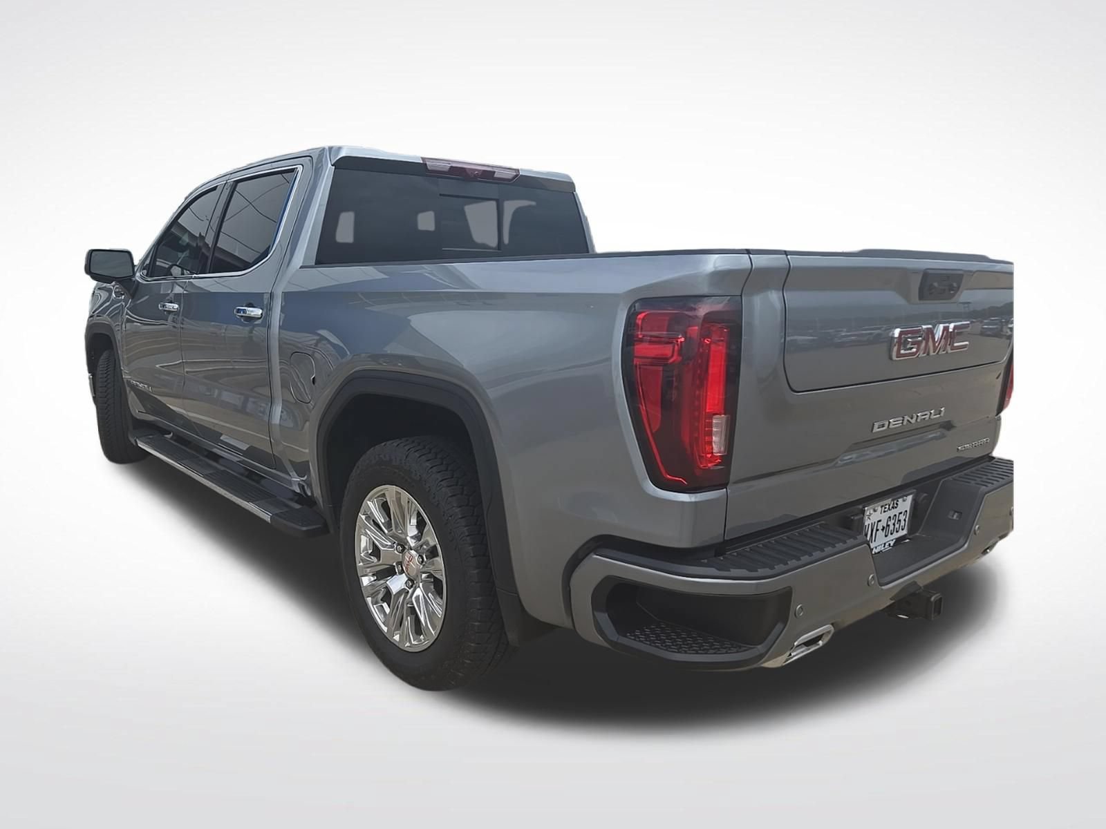 Used 2026 GMC Sierra 1500 Denali w/ Technology Package AWD/4WD image 3