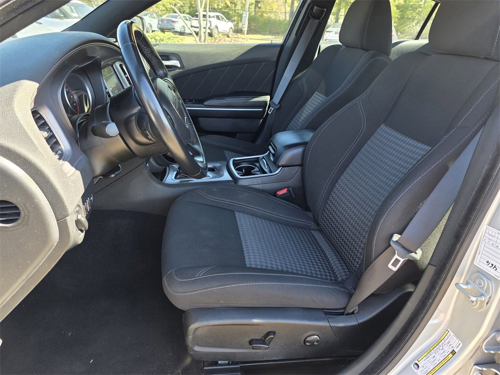 Used 2023 Dodge Charger SXT image 11