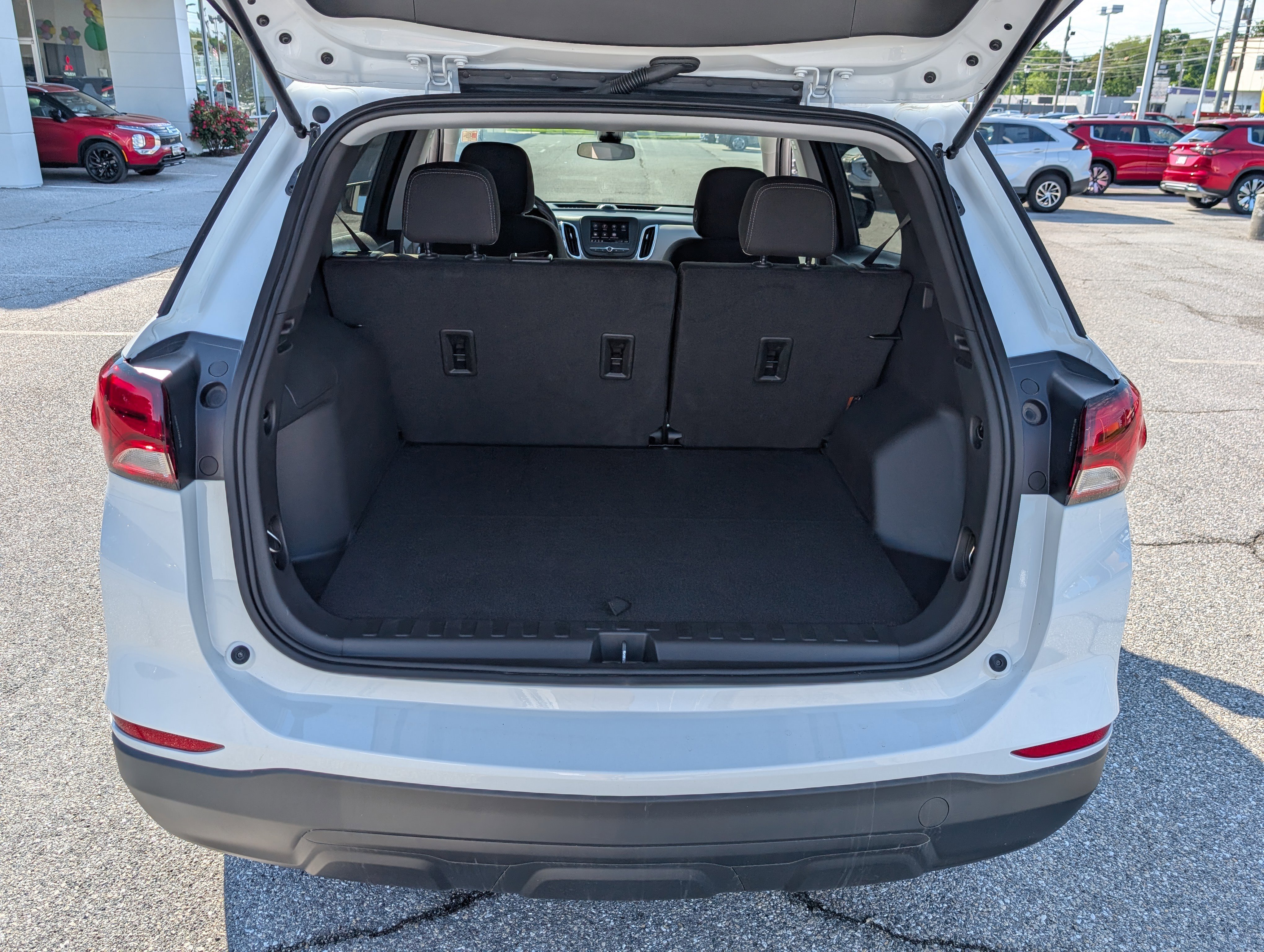 Used 2023 Chevrolet Equinox LS w/ LS Convenience Package image 13