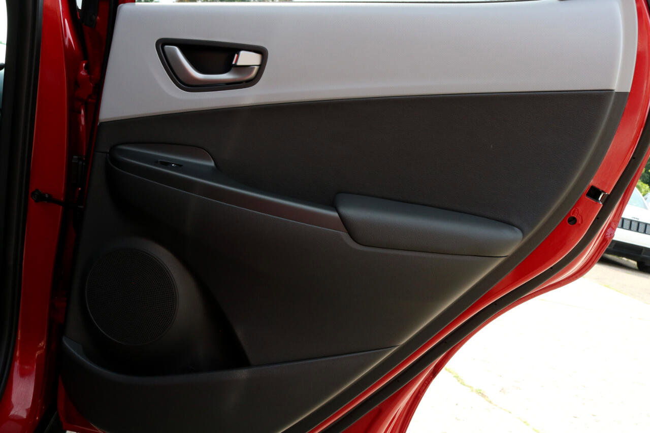 Used 2021 Hyundai Kona Limited w/ Winter Weather Package image 36