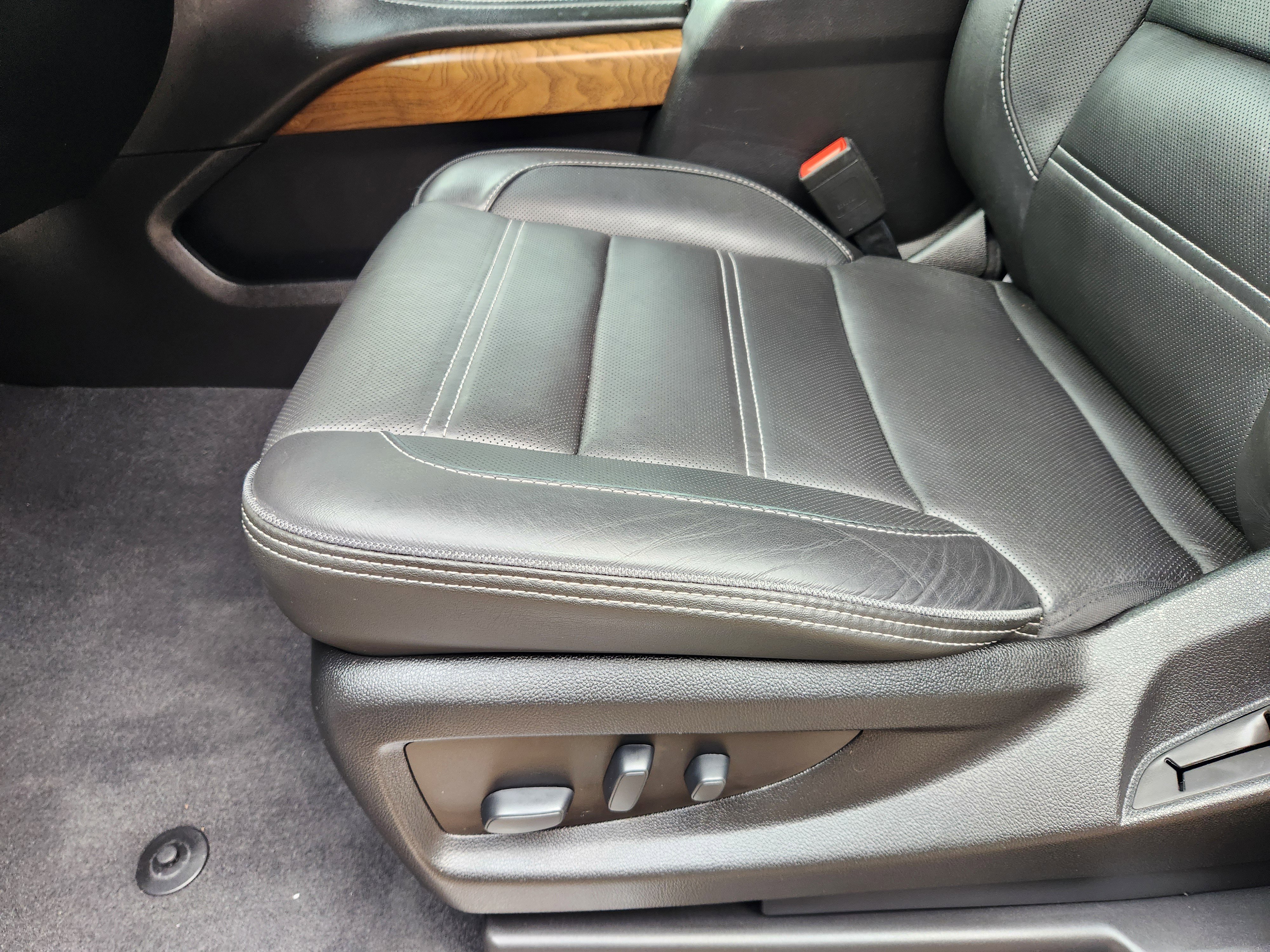 Used 2019 GMC Yukon Denali w/ Denali Ultimate Package RWD image 24